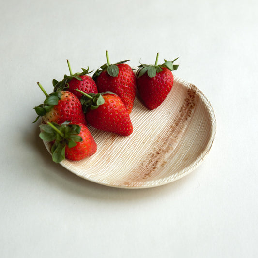 6" / 15cm Shallow Round Palm Leaf Disposable Plate - Eco Leaf Products