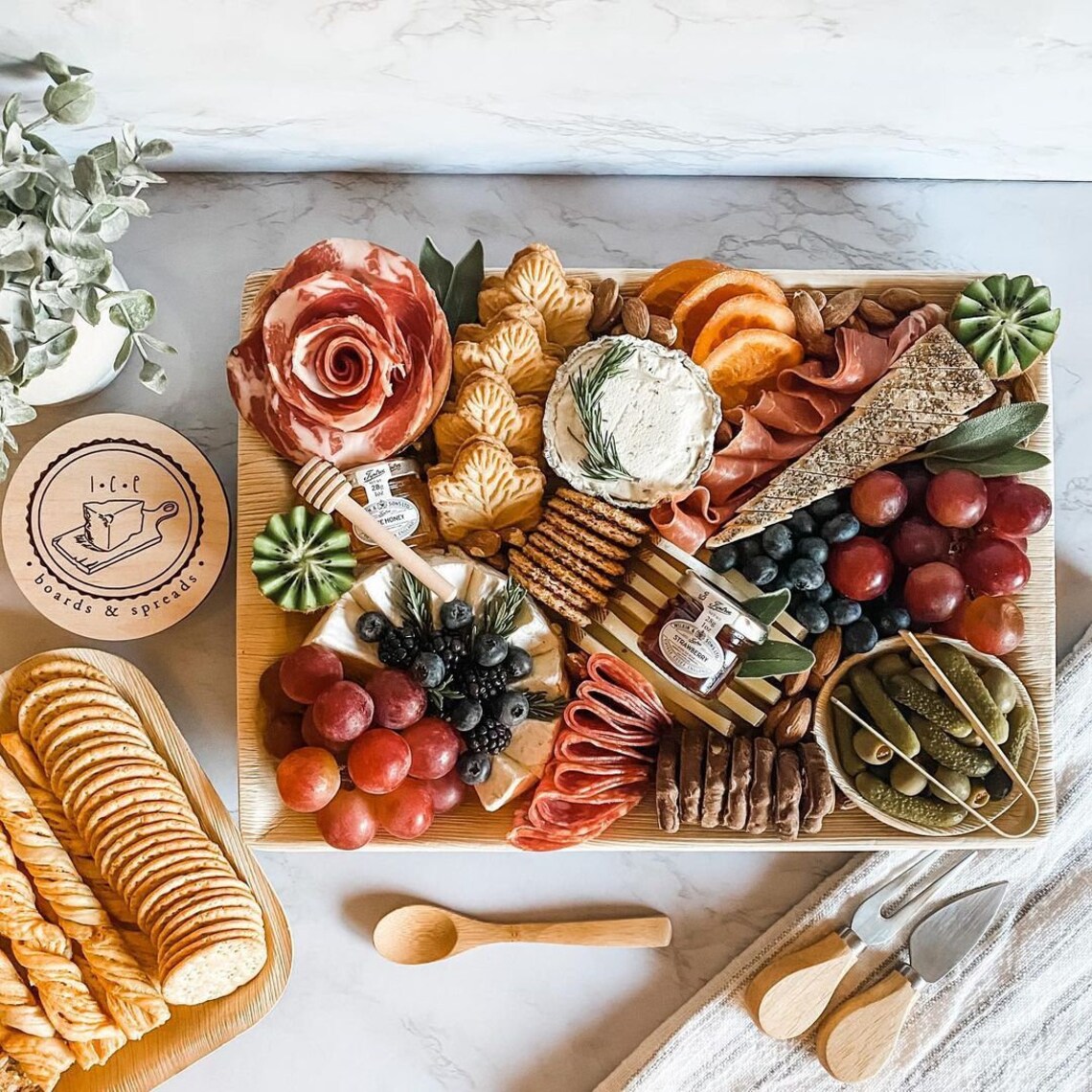 Large Rectangle Palm Leaf Disposable Wooden Platter -  14" x 10" - Eco Leaf Products