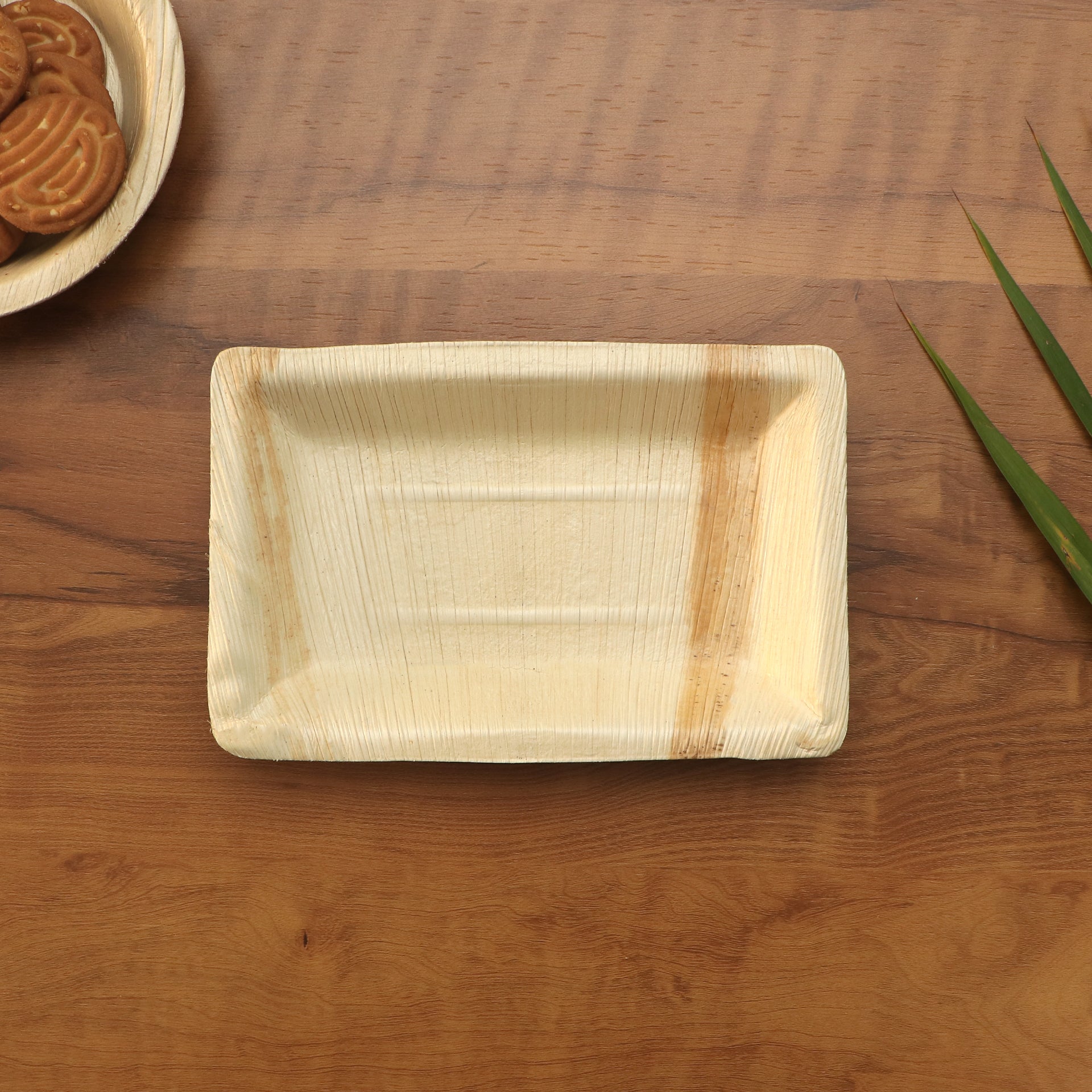 6.5" x 4.5" Rectangle Palm Leaf Tray - Eco Leaf Products
